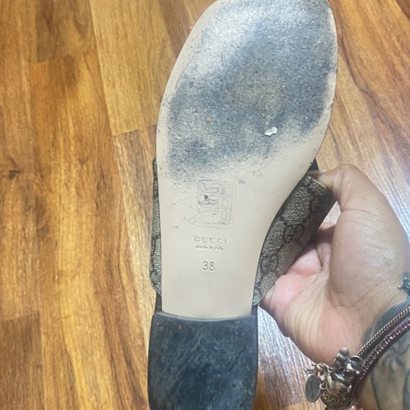 Gucci tennis shoes/ Gucci thong sandal - Picture 2 of 9